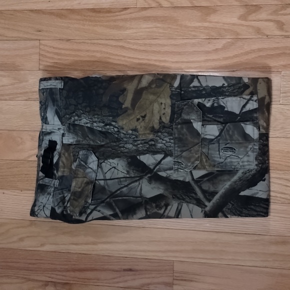 Boy's Camouflage Cargo Pants - Picture 7 of 7